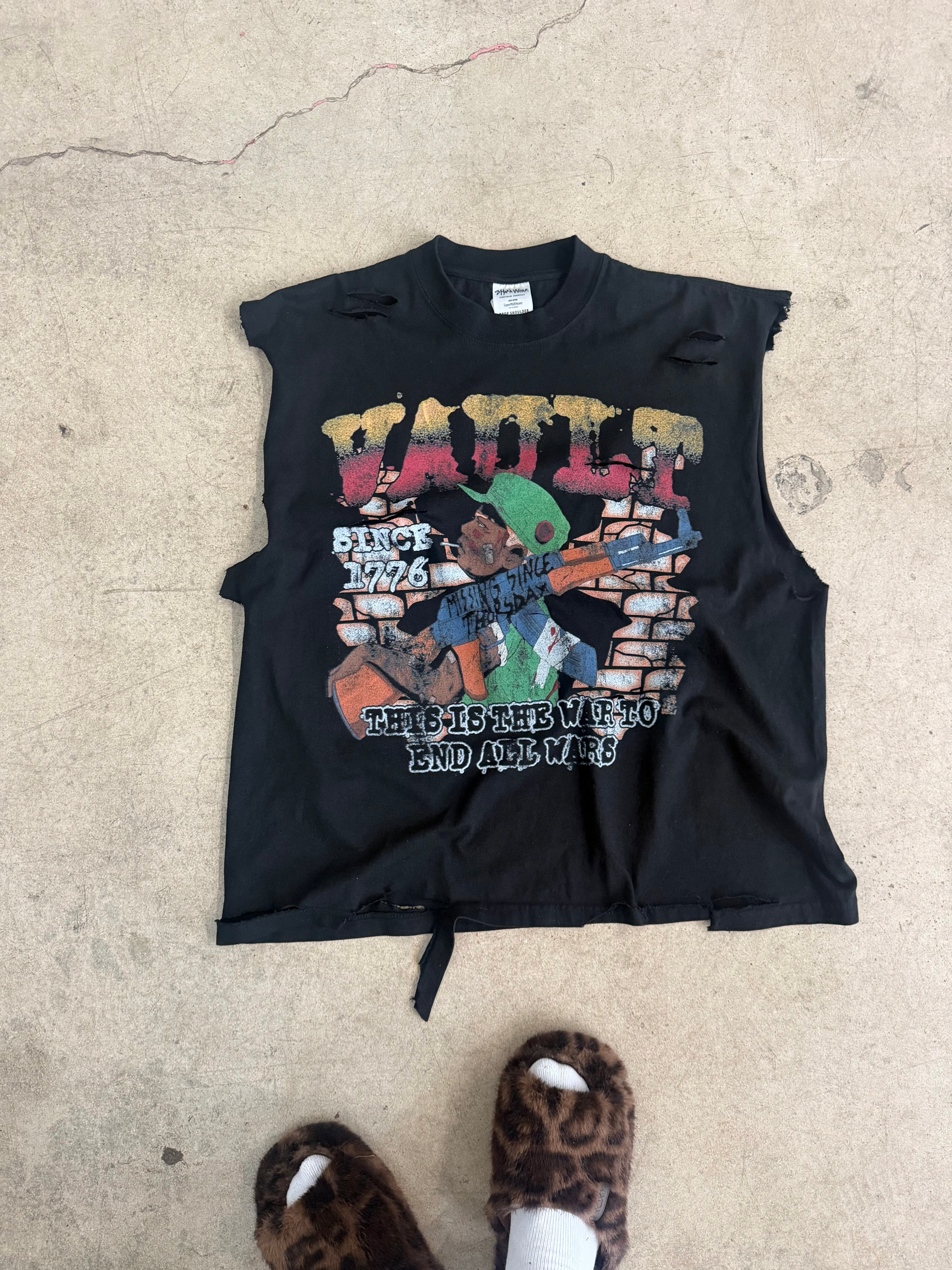 War ready sleeveless Vshirt